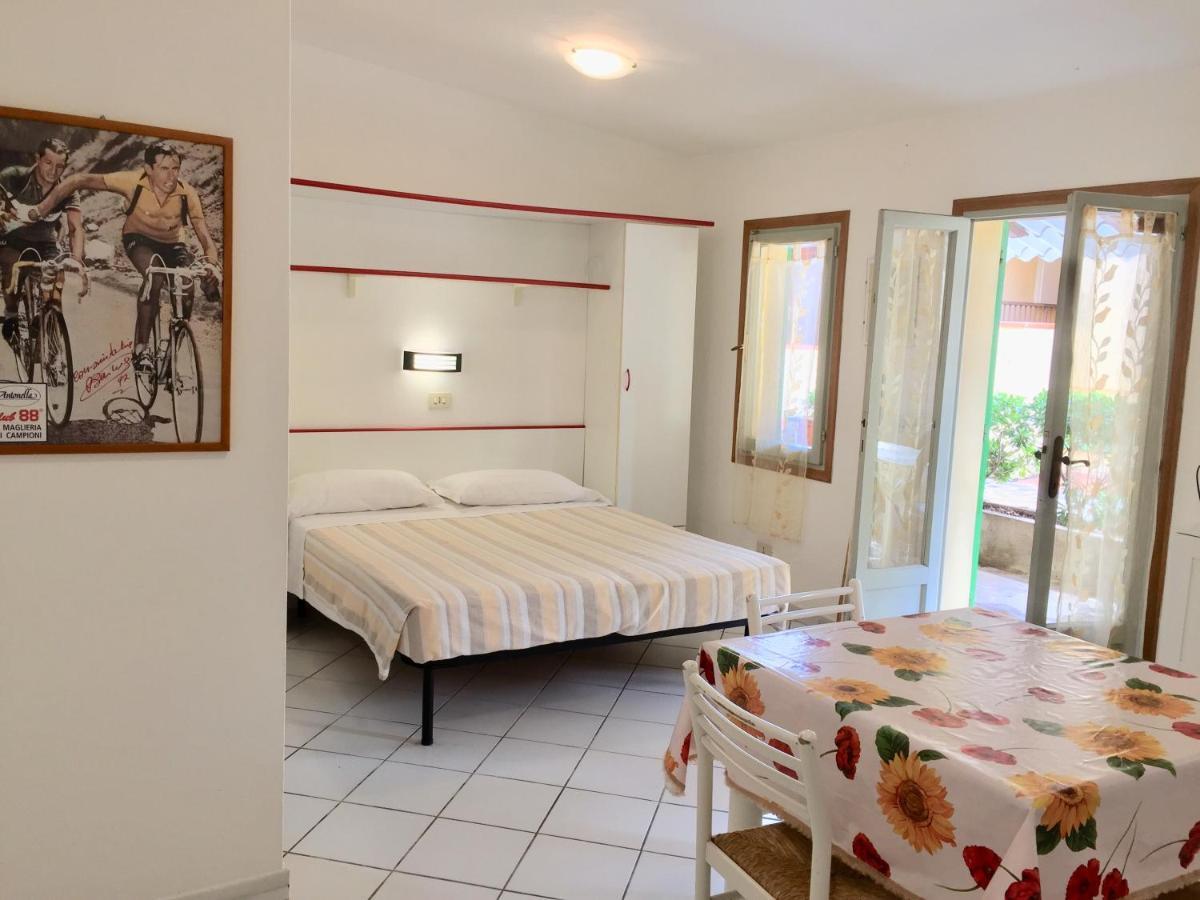 Residence La Valdana Capoliveri  Extérieur photo